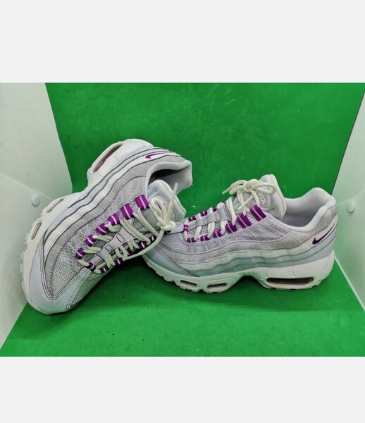 Nike Air max original, couleur blanc avec design violet nike