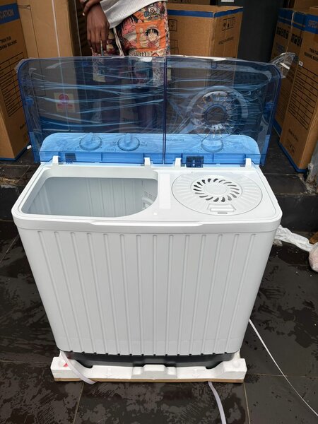 Mini machine à laver compacte