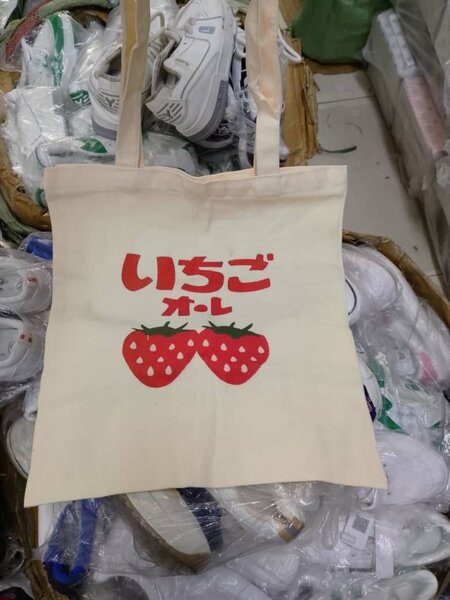 Tote bag