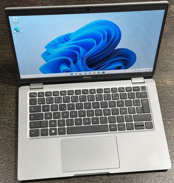 **Dell latitude 5330 Core i5-12th Generation*** **