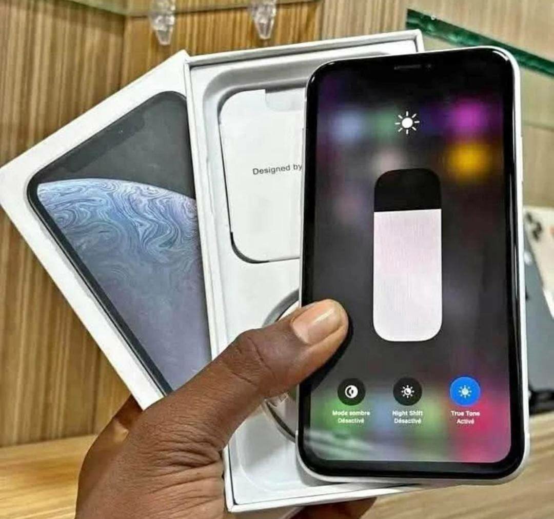iPhone XR blanc débloqué neuf