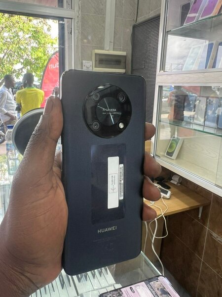 Huawei Nova Y90 Smartphone