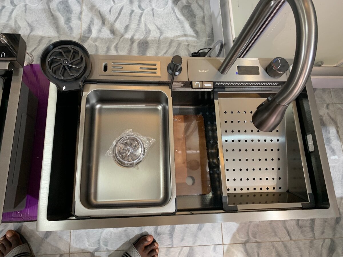 Kitchen sink
