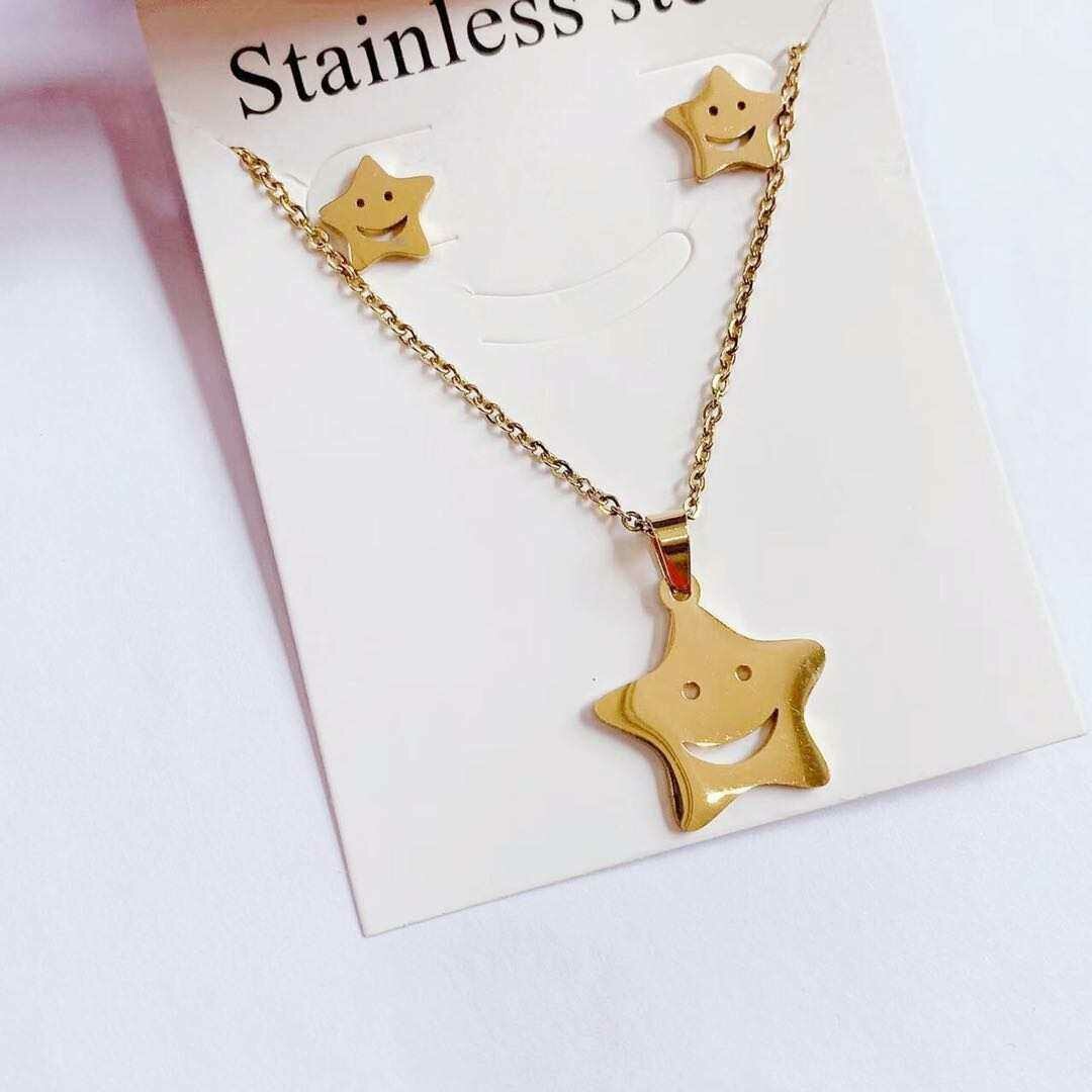 Chaîne et boucles d'oreilles