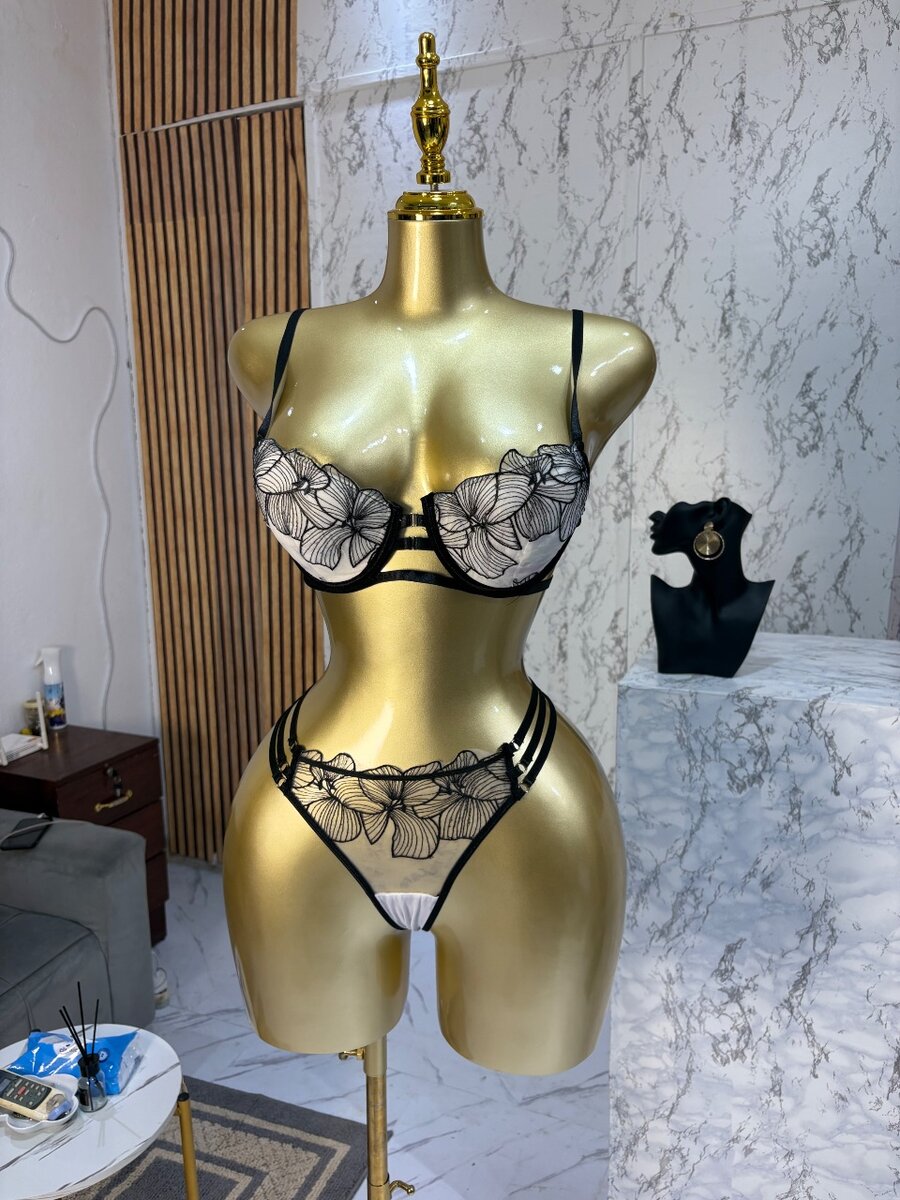 Ensemble lingerie floral chic