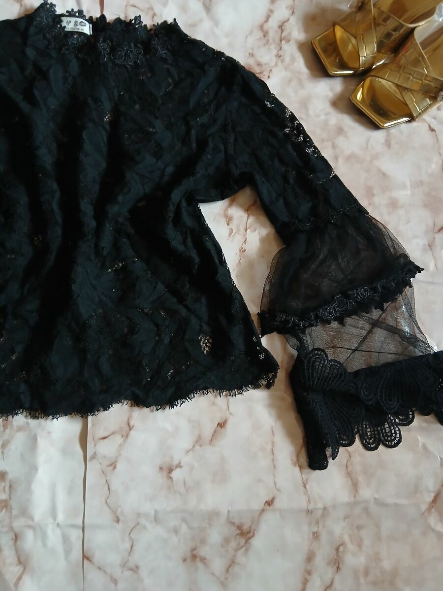 New Black ladies top