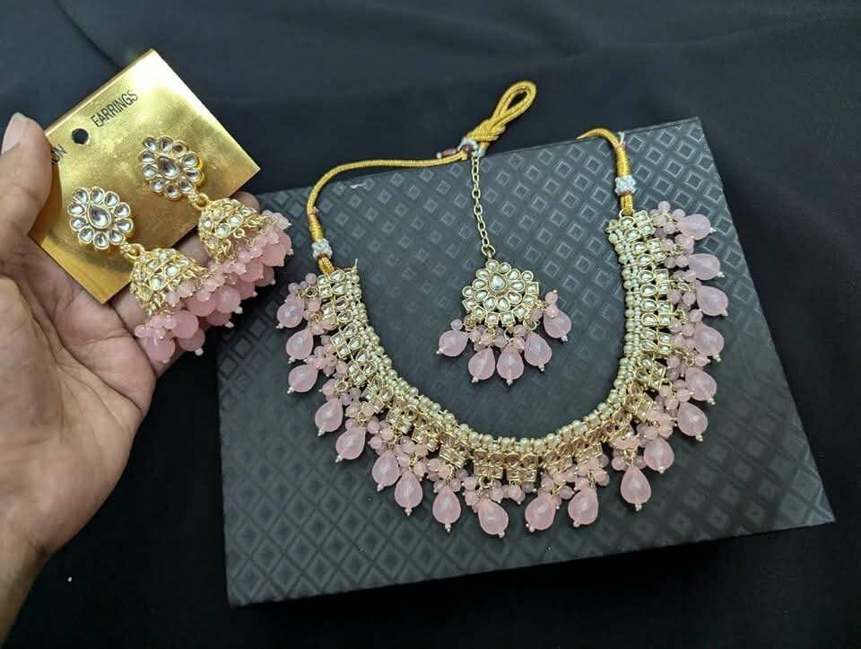 Nackless bindi topas