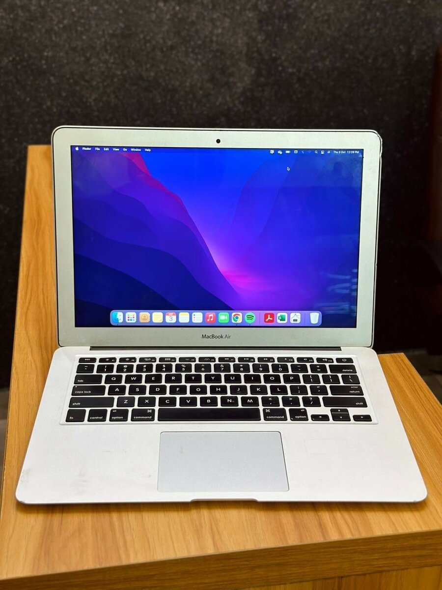 2017 Macbook Air i5 8/256gb