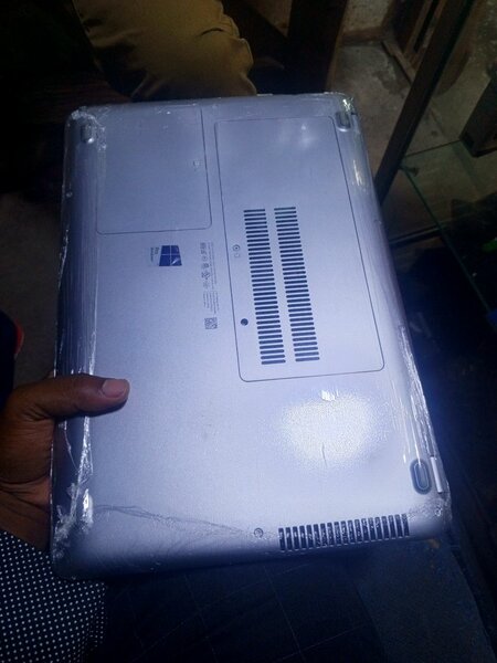 Hp corei3 7th gen 8gb ram and 500gb haddrive