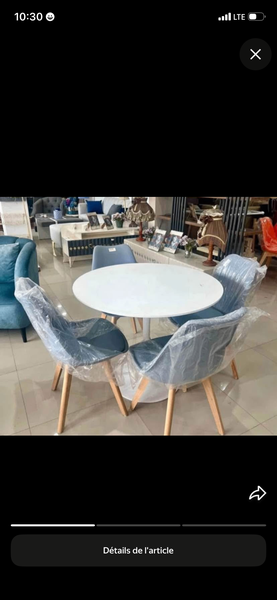 Ensemble de Table Ronde Moderne