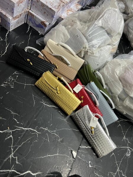 Clutch en cuir tressé