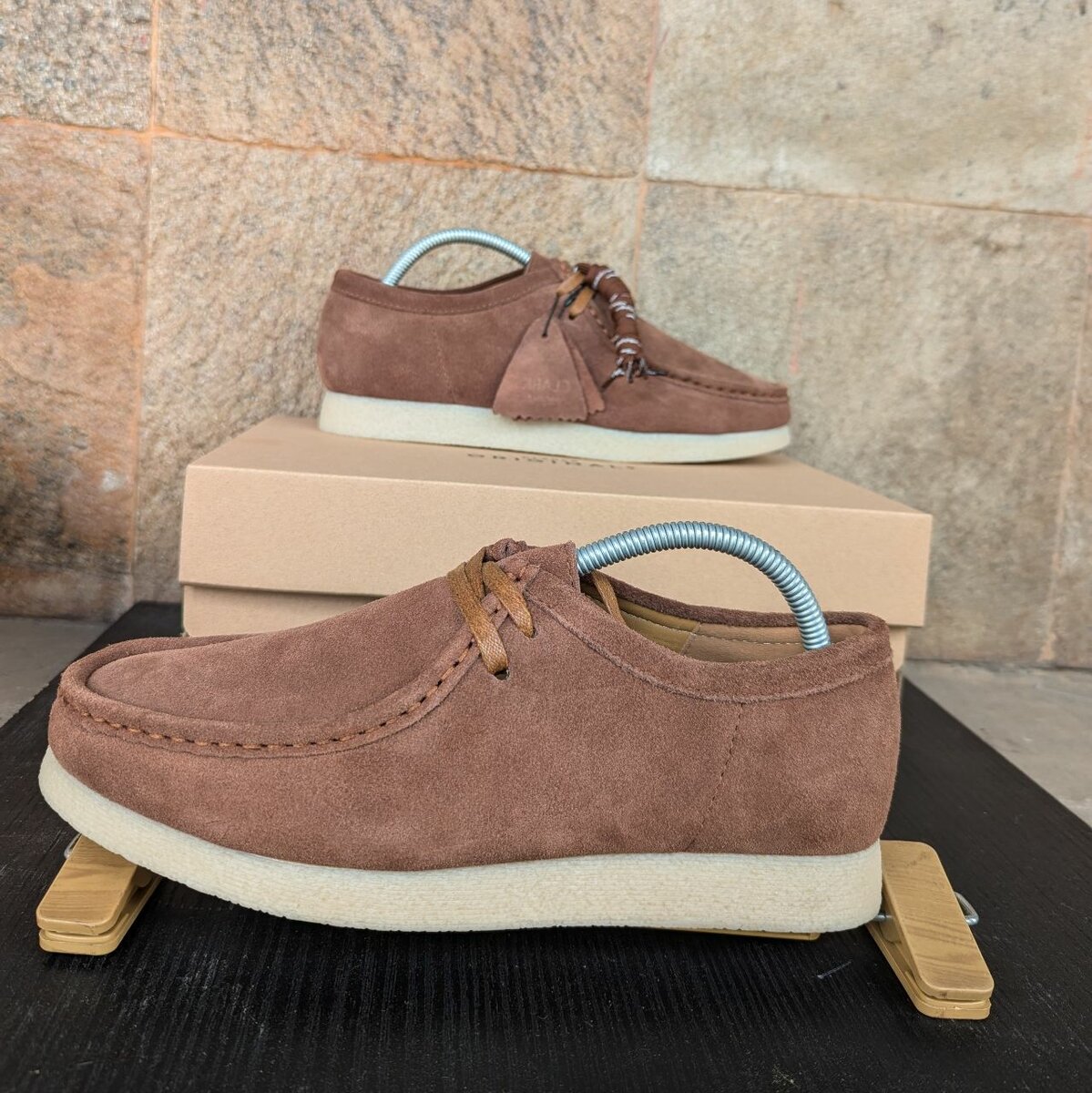 CLARKS WALLABEES (ORIGINAL SUED) BOXED