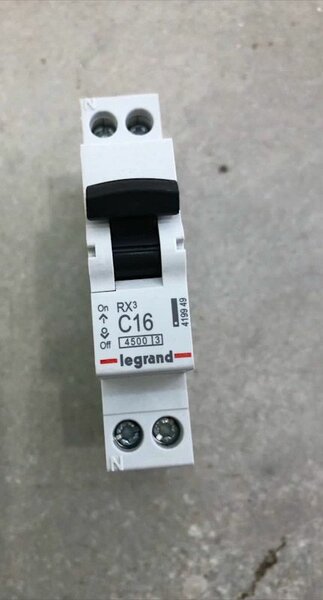 Disjoncteur Legrand 16A C16