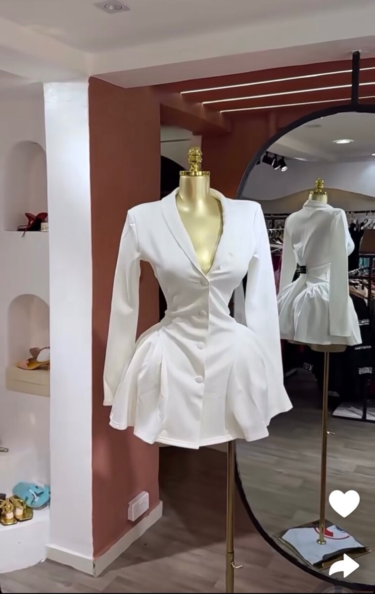 Robe blazer blanche élégante
