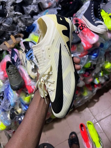 Chaussures de Football Haute Performance