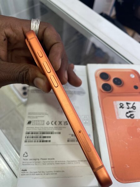 iPhone 17 Pro CE Orange 256GB