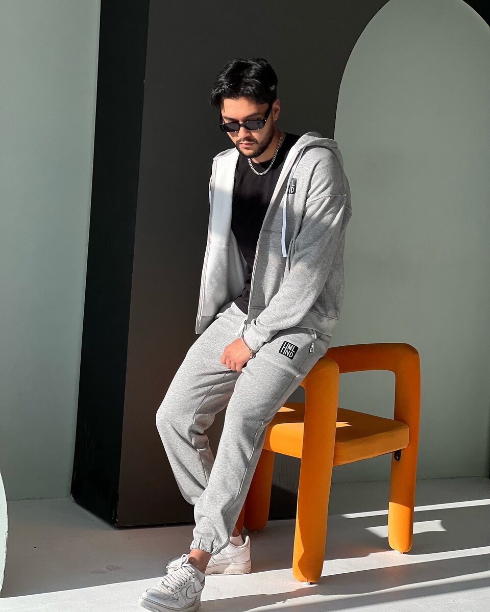 Костюм двойка утепленные серого цвета