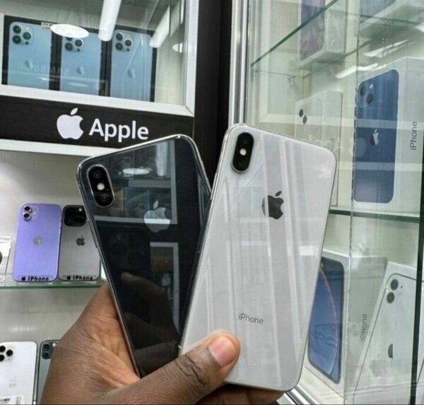 iPhone X Noir et Argent