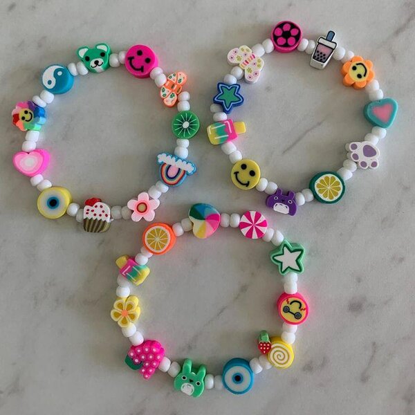 Bracelets en perles fruits colorés