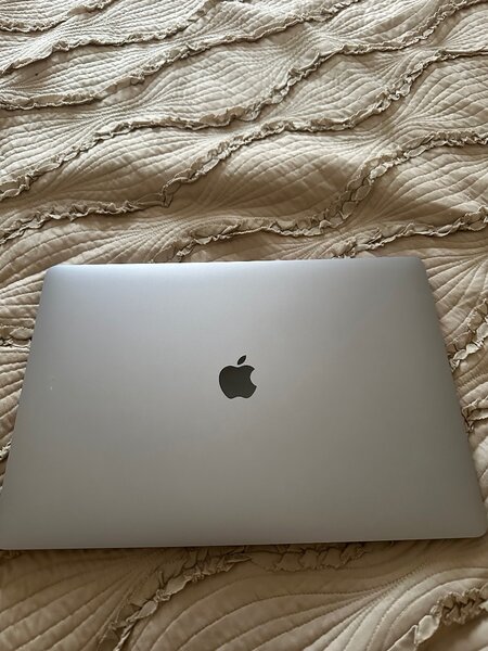 MacBook Pro i9 16 дюйм
