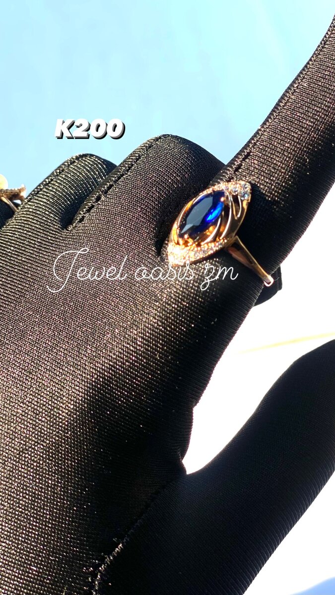 Blue stone fashion ring