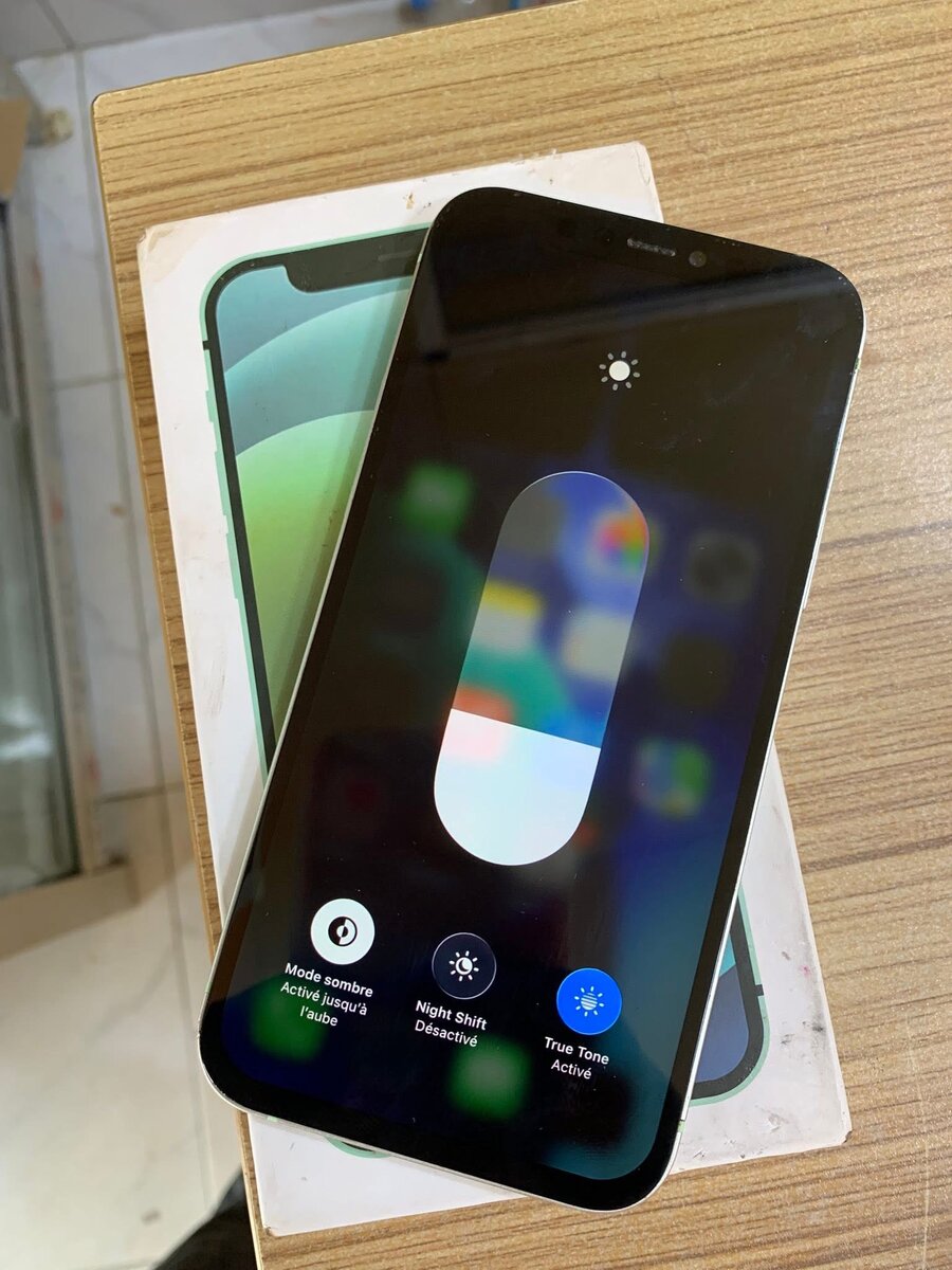 iPhone vert 64 Go reconditionné