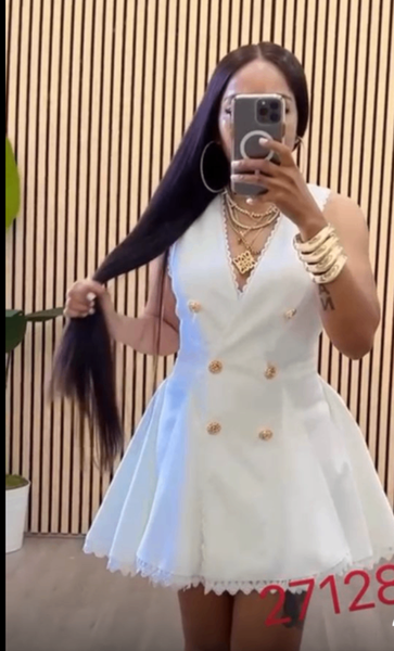 Robe Évasée Blanche Élégante