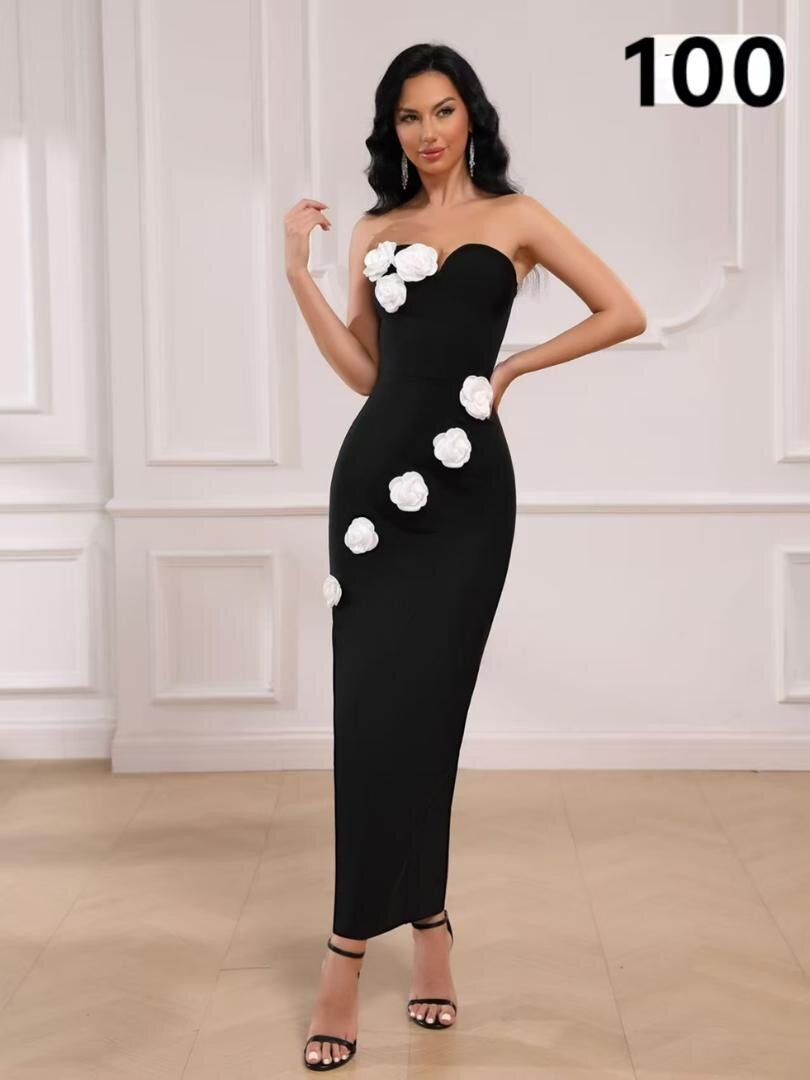 Robe élégante noire avec détails floraux