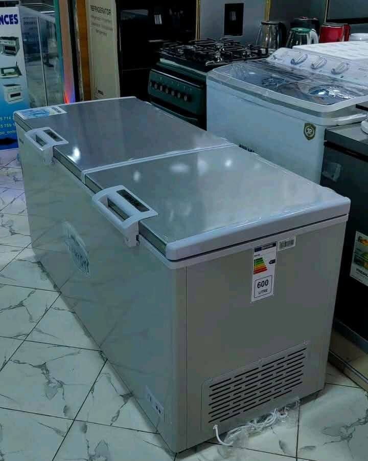 Congélateur coffre 600L