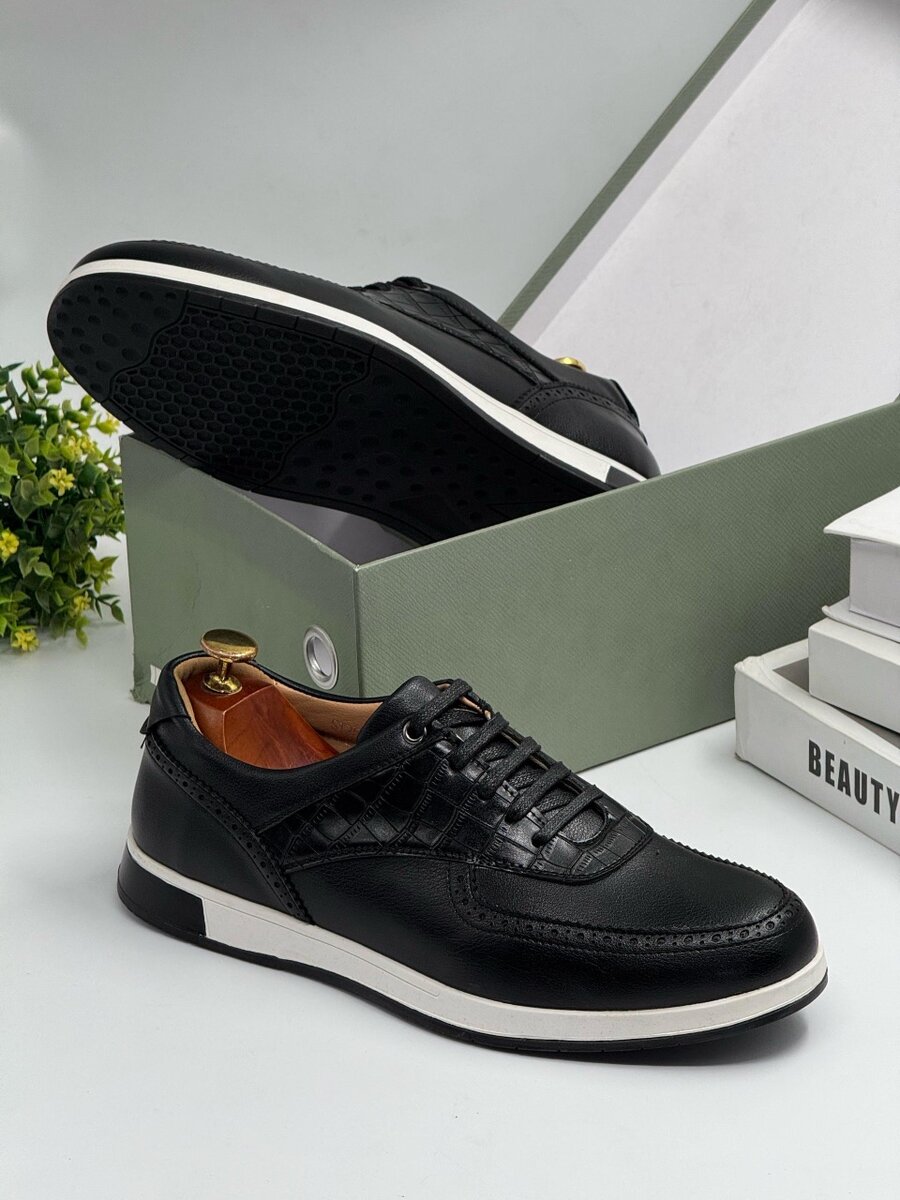 TIMBERLAND BLACK AND WHITE