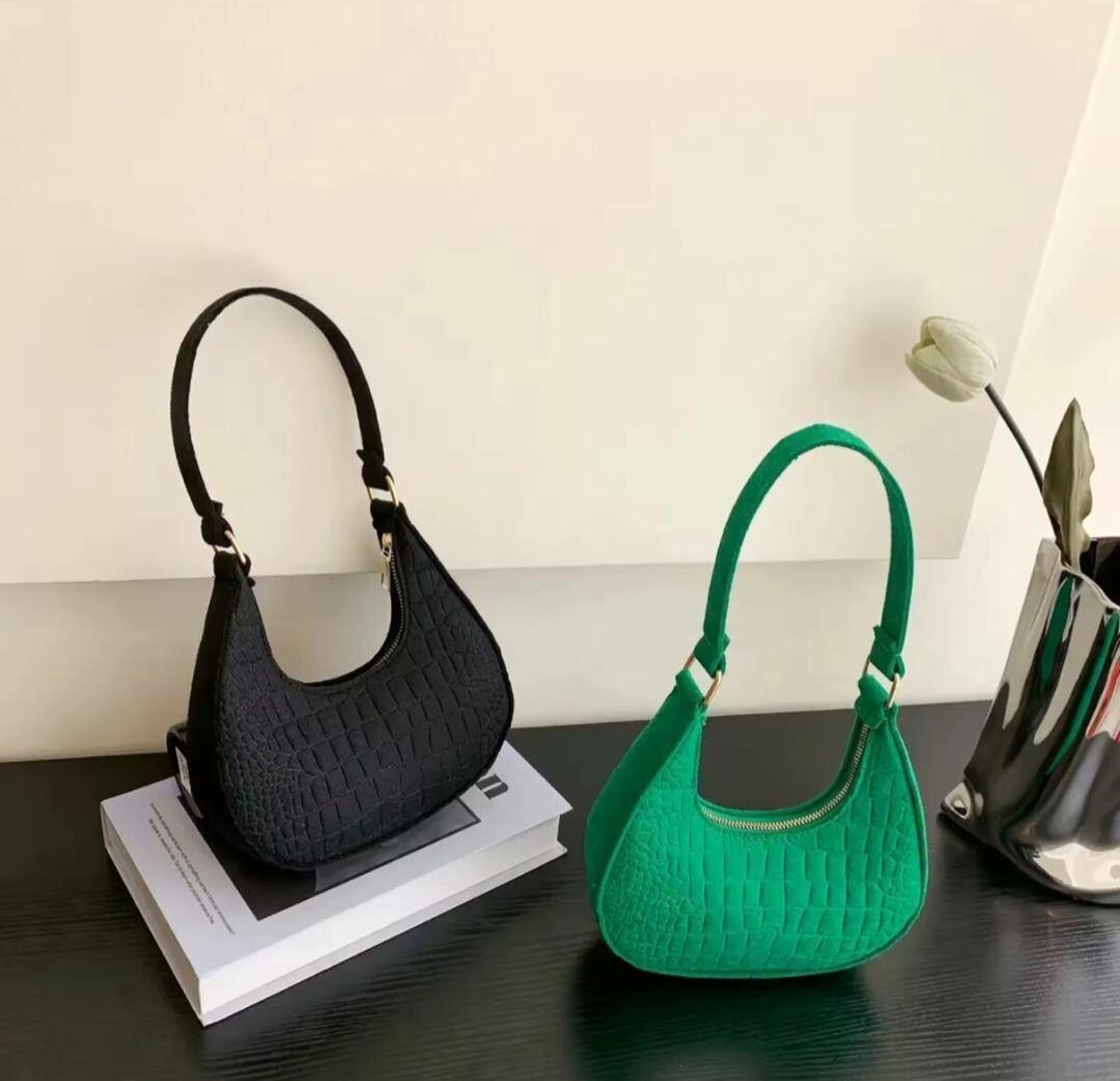 Sac demi-lune en simili cuir