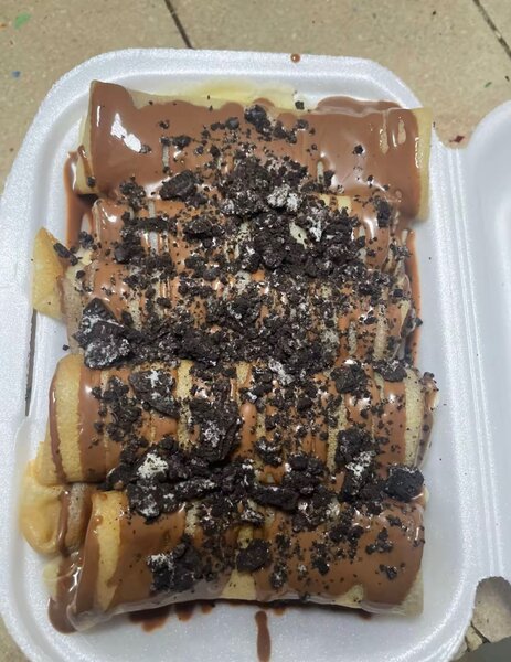 crêpes garnies Oreo et Nutella