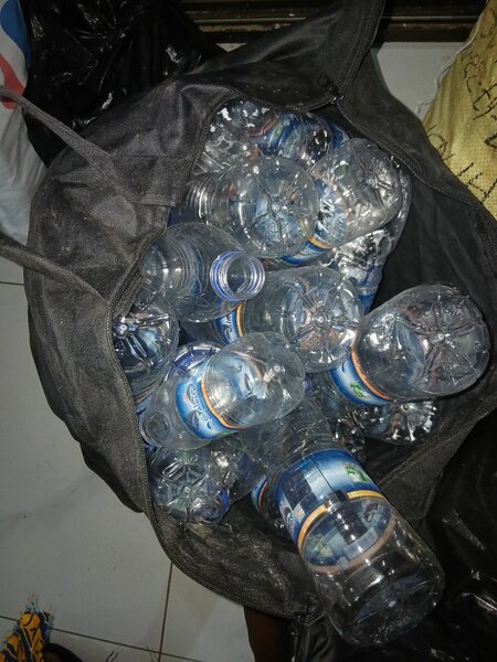 Bouteille d'eau vide