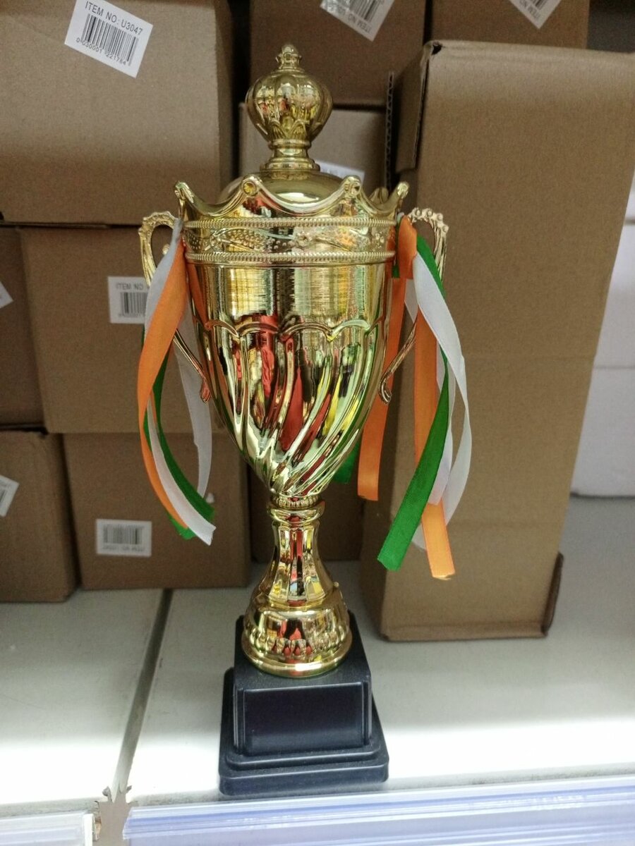 Trophée Doré avec Rubans