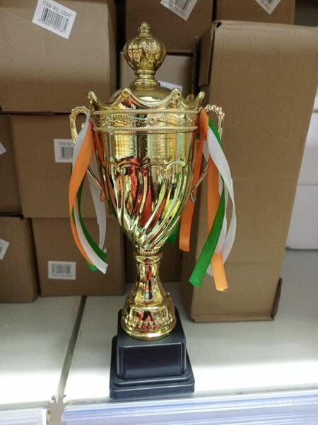 Trophée Doré avec Rubans