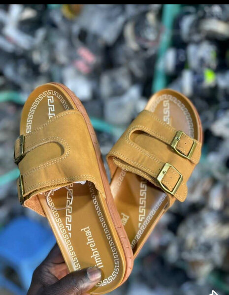 Sandales en cuir marron