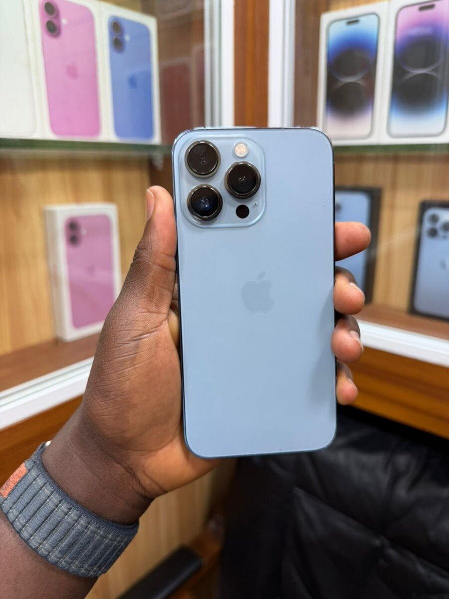 iPhone 13 Pro Max Bleu