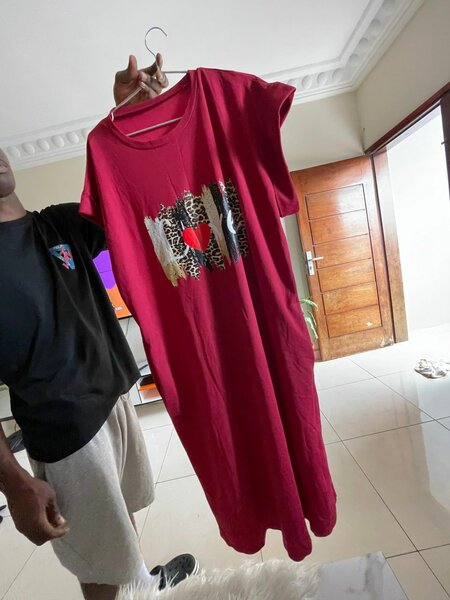 Robe T-shirt rouge motif cœur