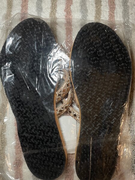 Sandales perlées brillantes