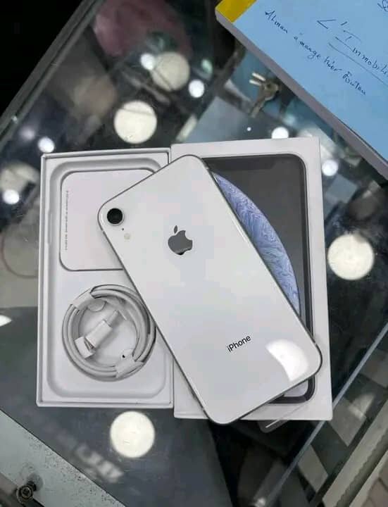 iPhone XR blanc 64 Go