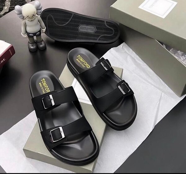 Sandales en cuir noir élégantes