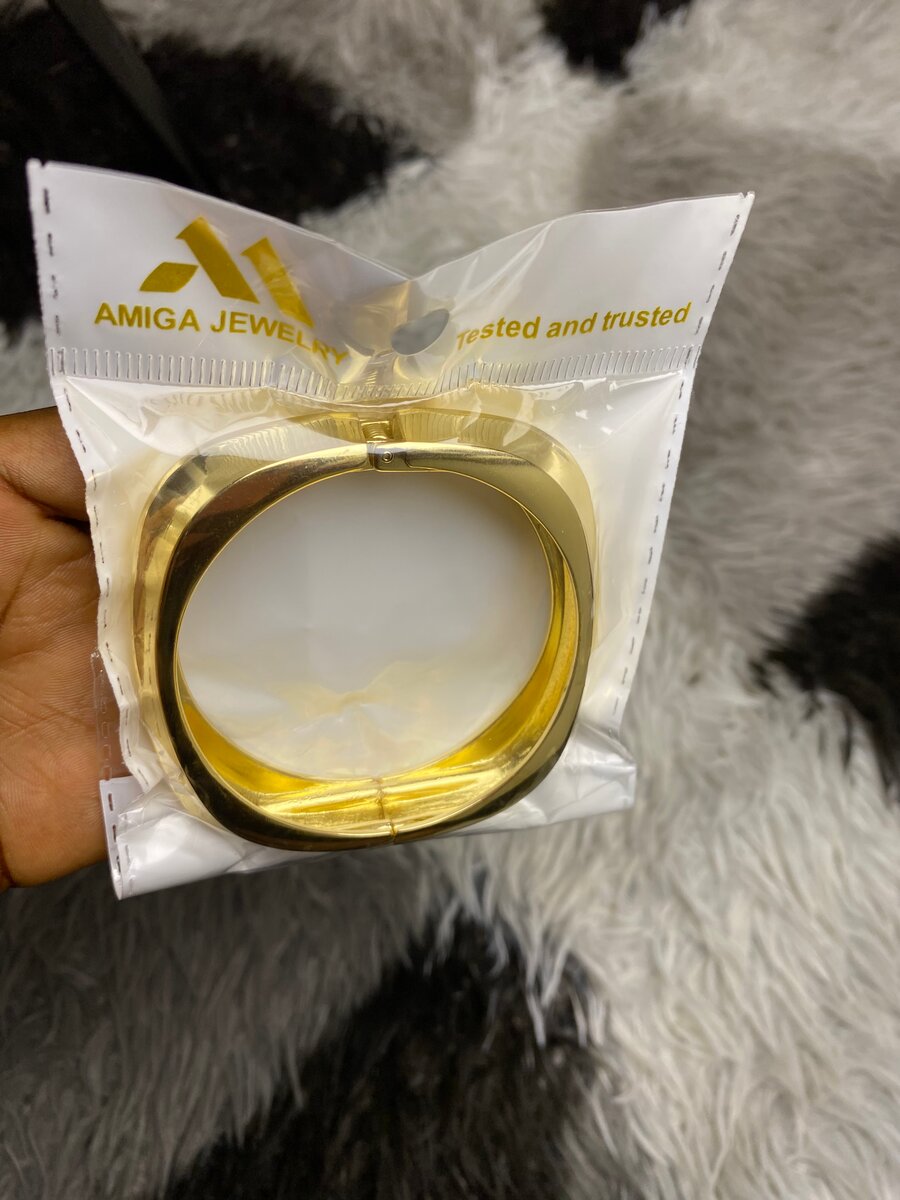 Bracelet en laiton doré élégant