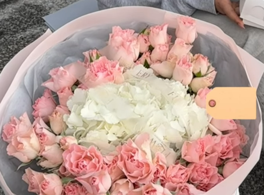 Эстетичные букеты для ваших дам и подруг 💗