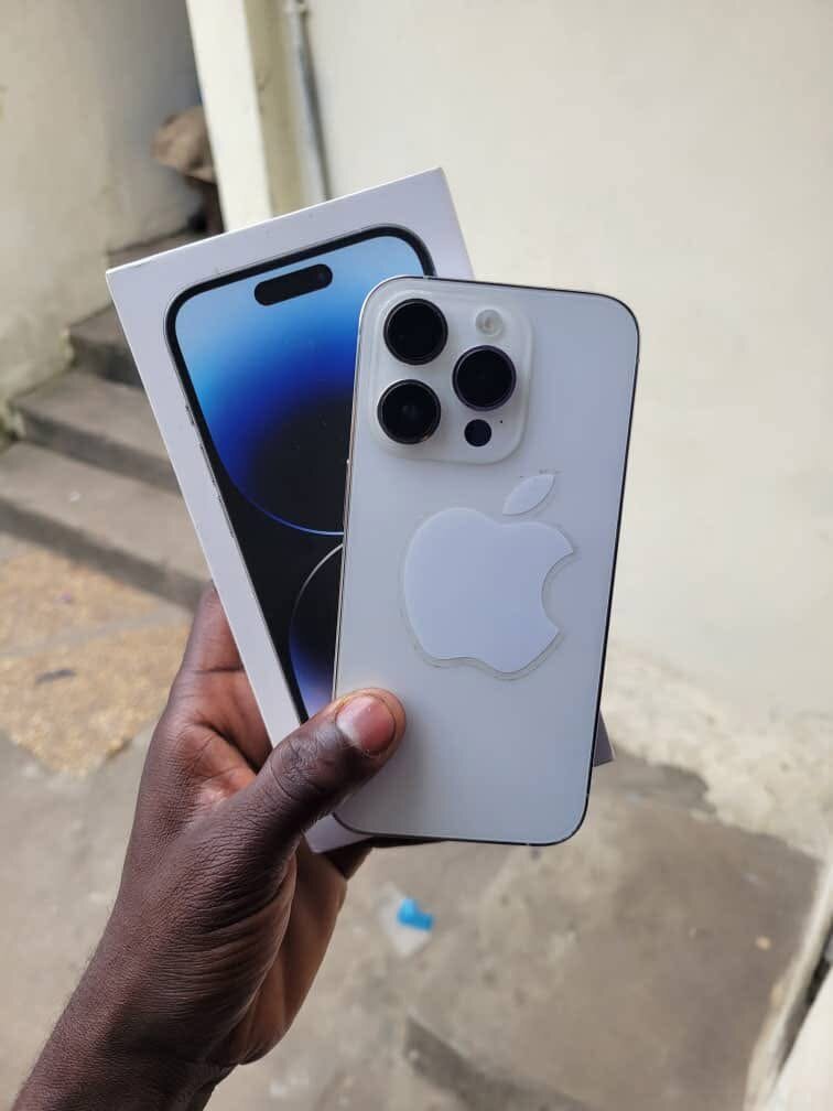 iPhone 15 Pro Max 2023