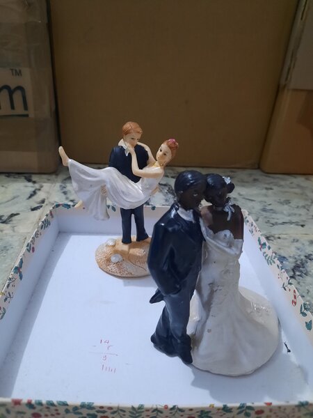 Figurines de mariage romantiques