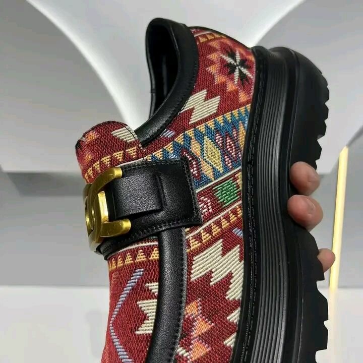 Chaussures Ethniques à Boucle