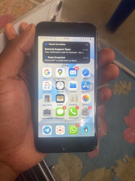 iPhone 128GB Noir à Vendre