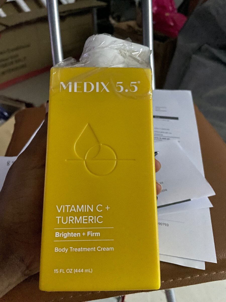 Medix 5.5 Vitamin C Cream + Turmeric