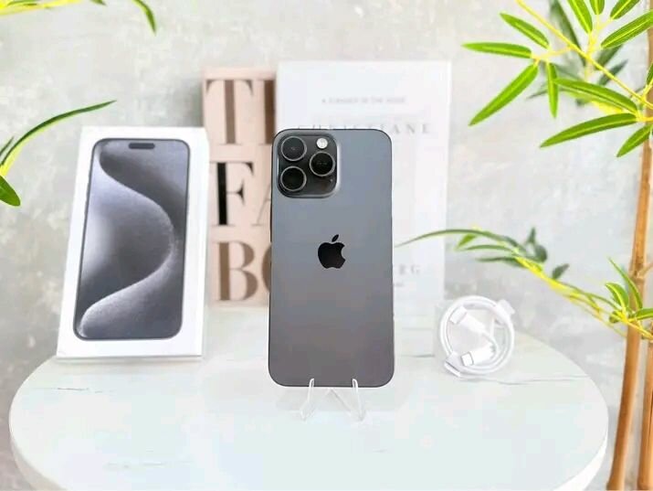 iPhone 15 Pro Noir