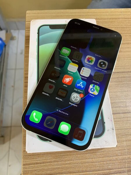 iPhone vert 64 Go reconditionné